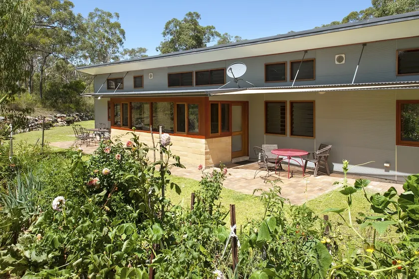 Unique, eco-friendly, rural house - Image 1
