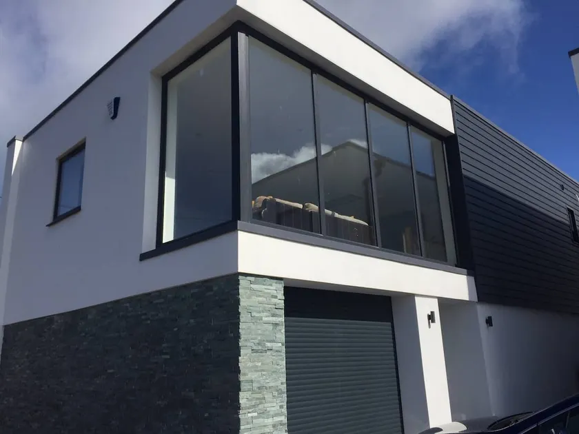 Relax in style at my stunning Holywell Beach home - Image 1
