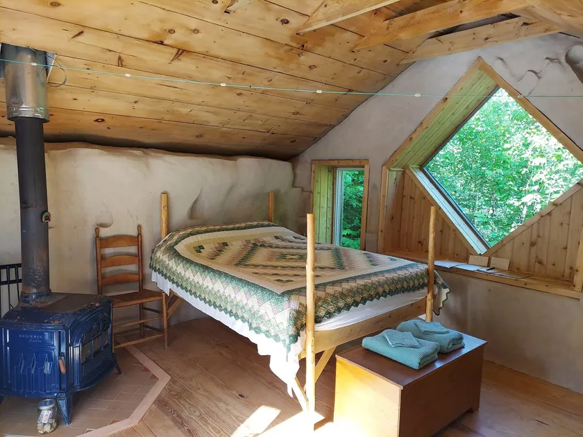 The Spring House: a quiet off-grid retreat - Image 1