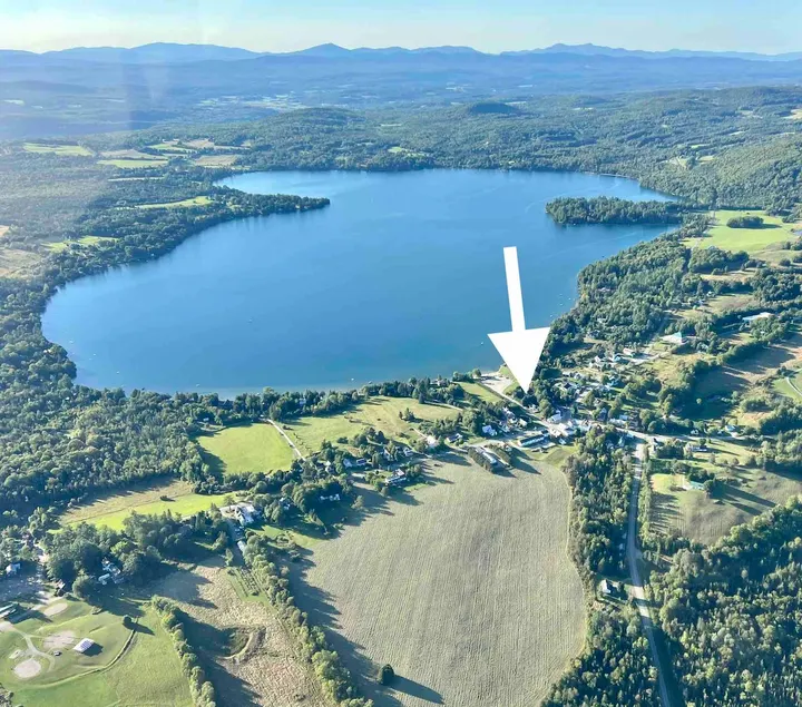 Village Lake Cottage - Image 1