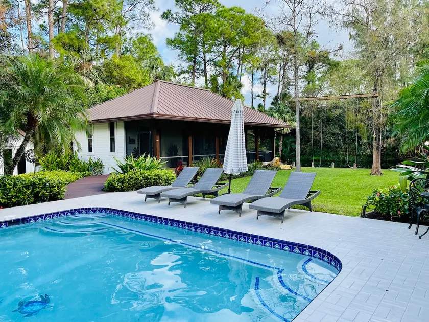 Cottage in the Country - Image 1