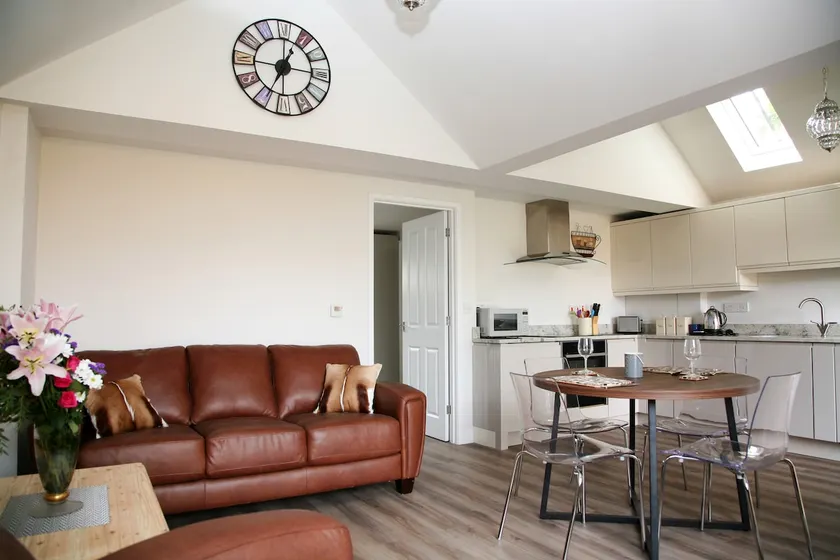 Satara Cottage, coastal village Weybourne, near Holt - Image 1