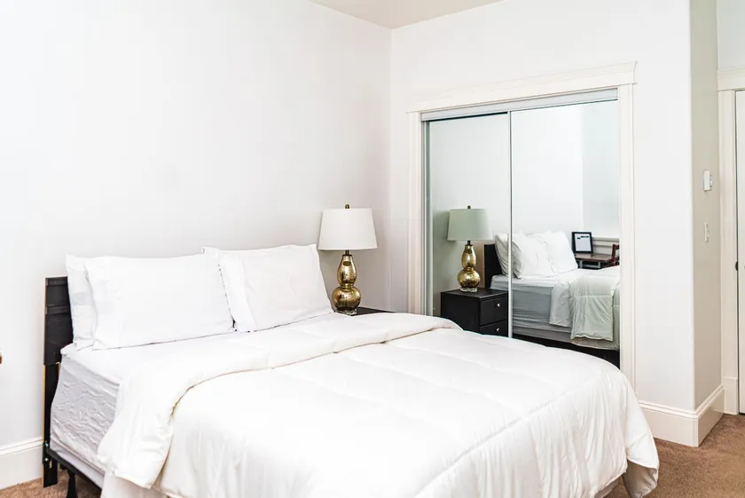 One bedroom and one living room suite - Image 1