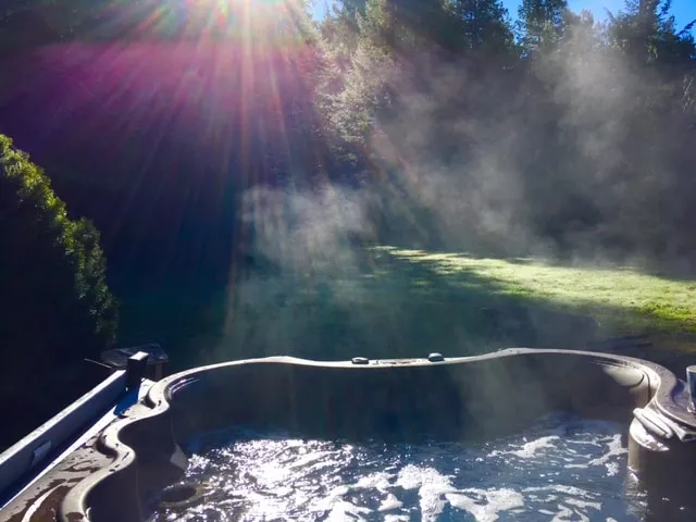Hot Tub Hide-Away in Freshwater - Image 1