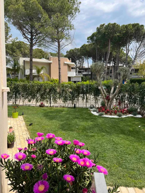 Villa DÉJÀ BLUE; Lalzi Bay Veranda & Garden Escape - Image 1