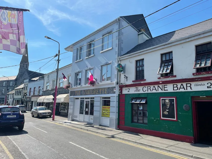 Furey’s apartment 1, Searoad Galway Central & cosy - Image 1