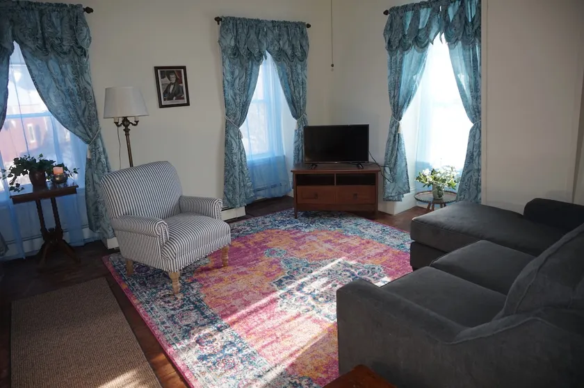 President Polk Suite, Downtown Damariscotta - Image 1