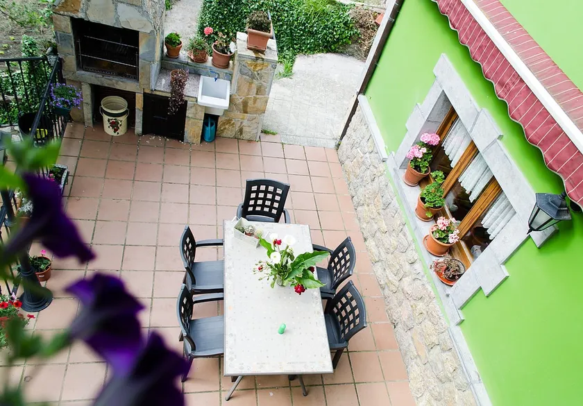 AT with terrace and barbecue. Sobrefoz (PONGA) AS 156. - Image 1
