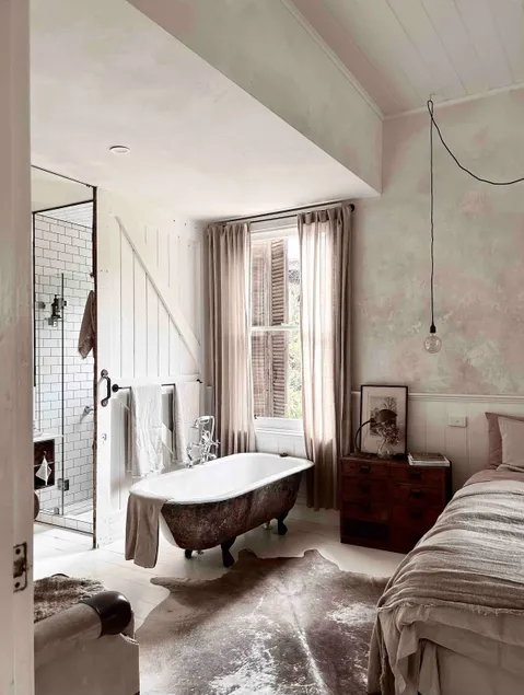 VINTAGE HOUSE DAYLESFORD - Image 1