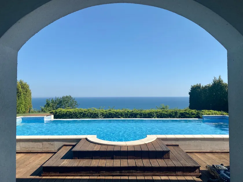 BlackSeaRama Golf - Stunning 5-bed seaview villa - Image 1
