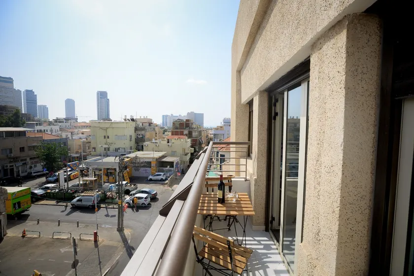 TLV Market Apartment - Image 1