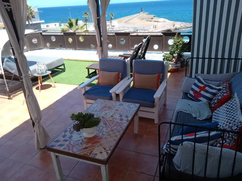 Beachfront house with views and chill-out area - Image 1