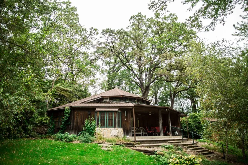 Private Lodge • Sauna • Walk to Trails • Sleeps 10 - Image 1