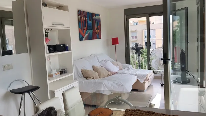 Lovely apartment with a pool - Image 1