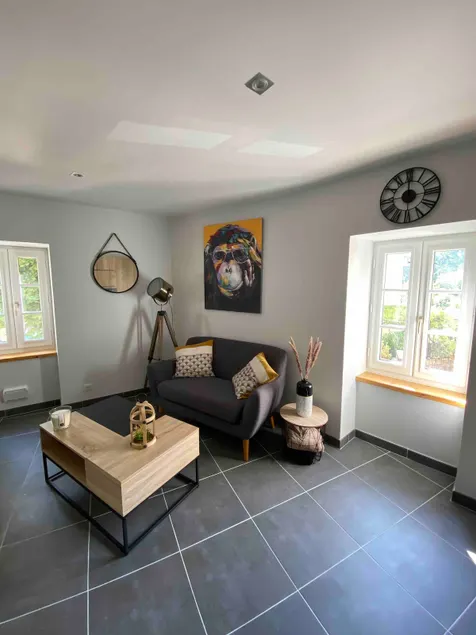 Beautiful apartment in the heart of Sainte-Alvère. - Image 1