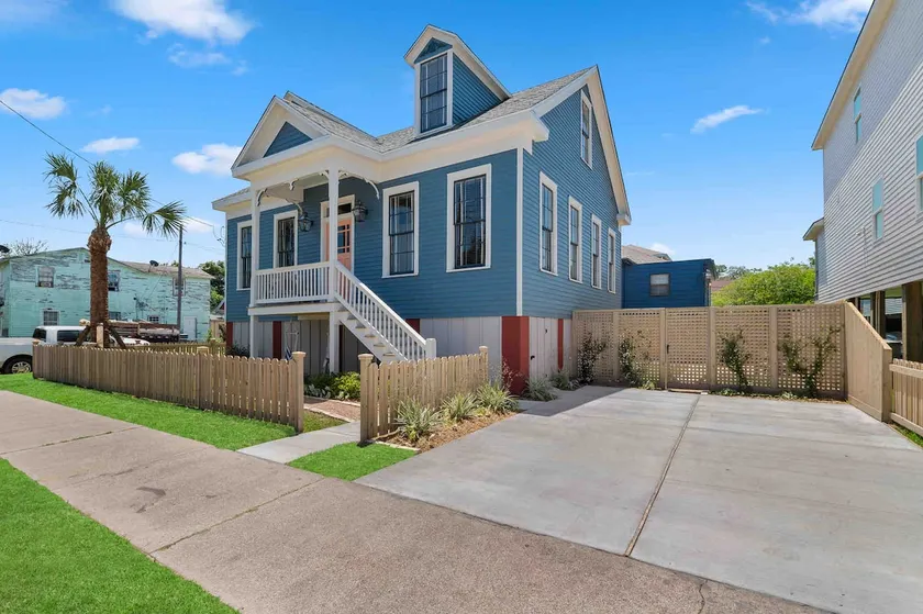 As Seen On Restoring Galveston - Rustic Luxury - Image 1