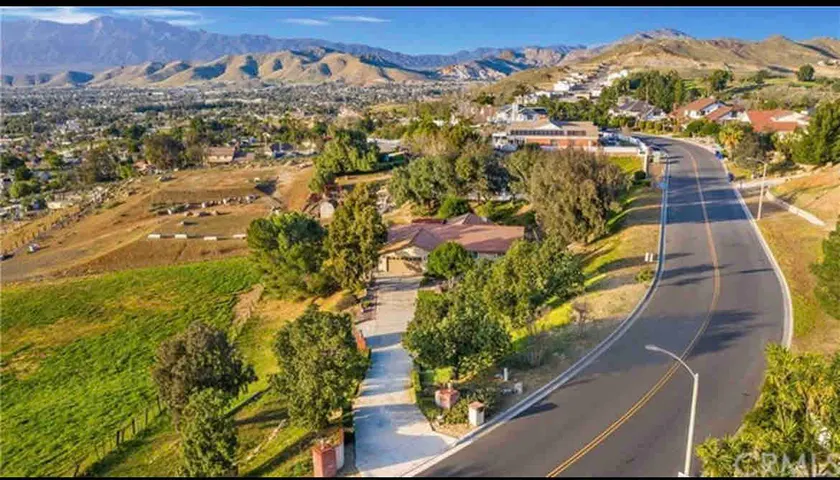 Gorgeous 3 Bedroom Home W/View, Plunge Pool /Soake - Image 1