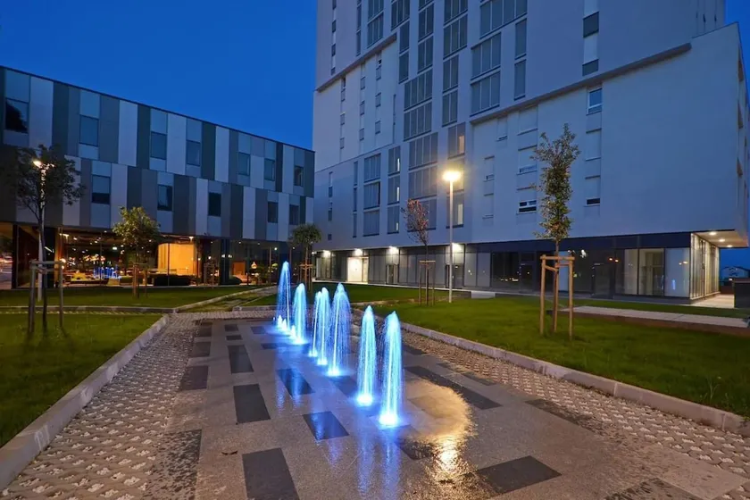 Iris apartment private parking - Image 1