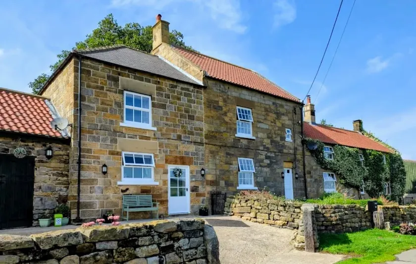 Farm Cottage with Stunning Views. - Image 1