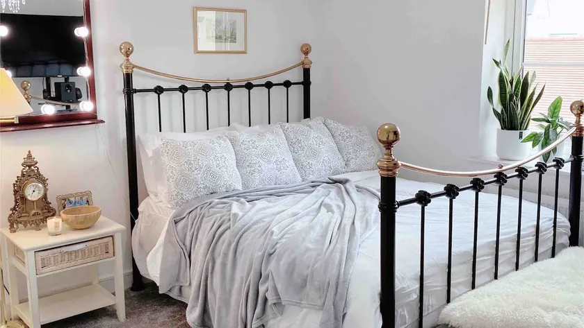Bicester Homestay Entire Home 10min walk to Bicester Village 650m - Image 1