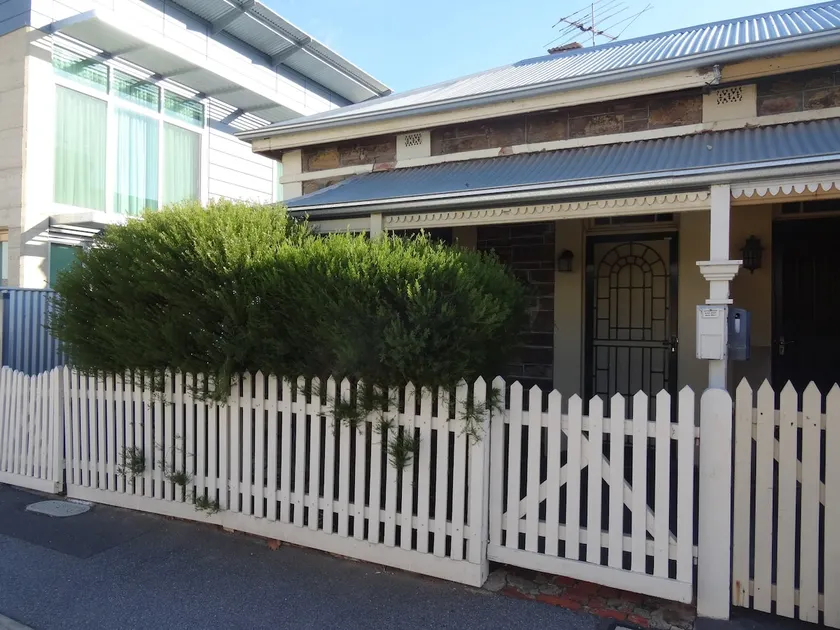 Harriett's Cottage - Image 1