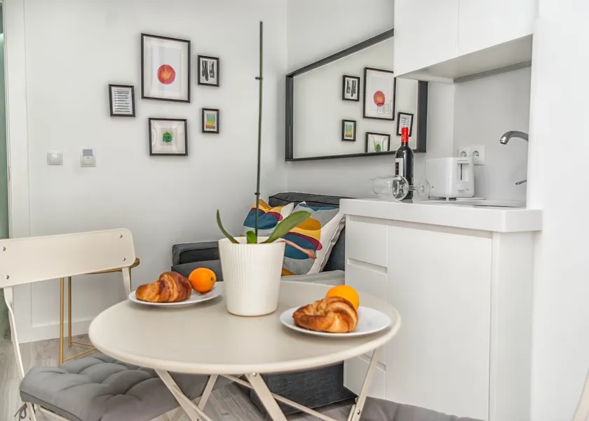 Apartment in the Historic Center WITHOUT KITCHEN - Image 1