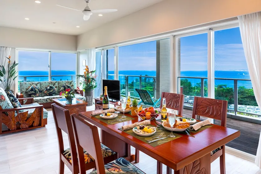 Located next to the Churaumi Aquarium! - Image 1