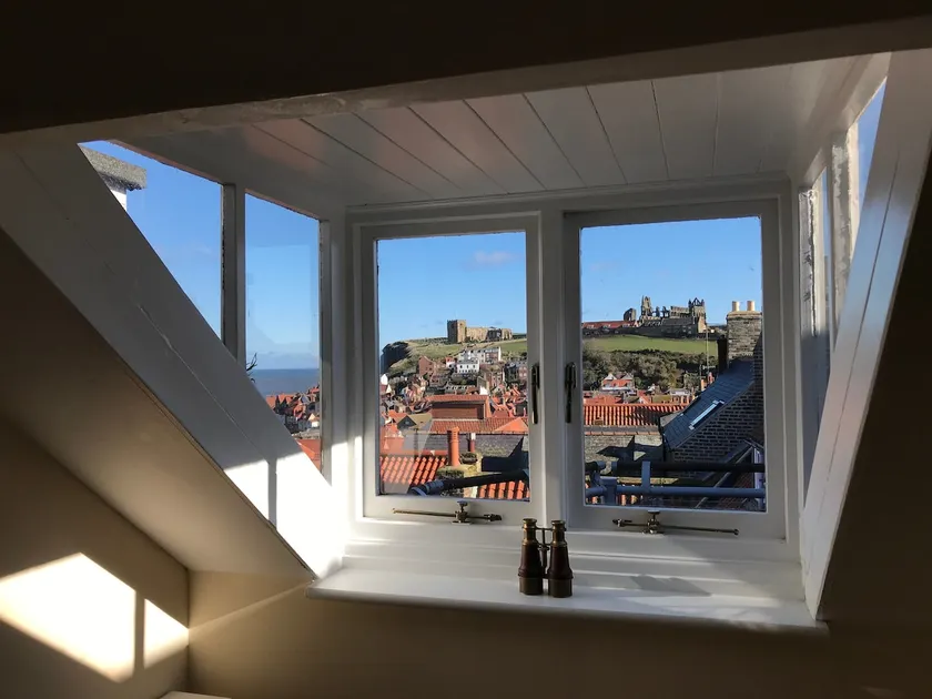 Incredible Views, Cosy, Central Location, Whitby - Image 1