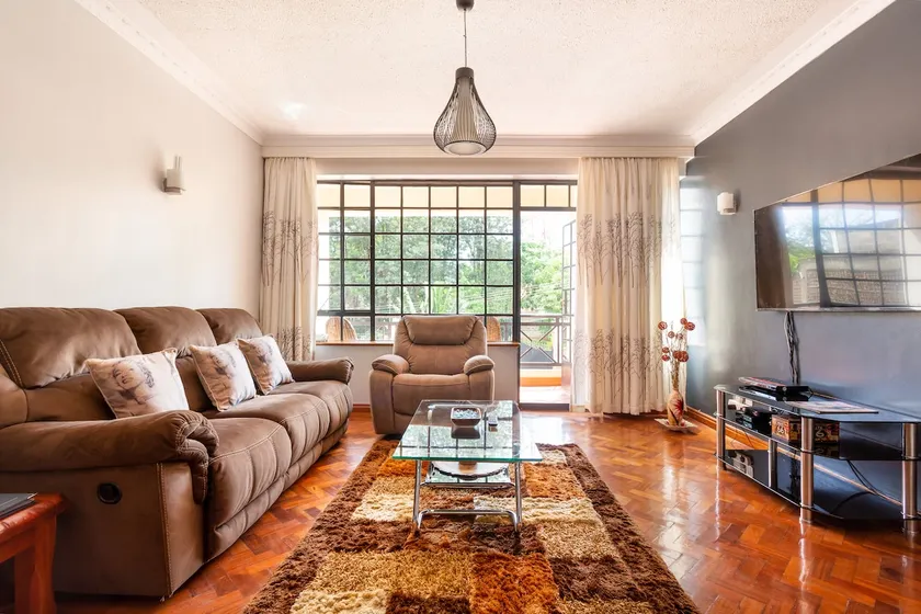 Upscale King Size Bed in the Heart of Nairobi - Image 1