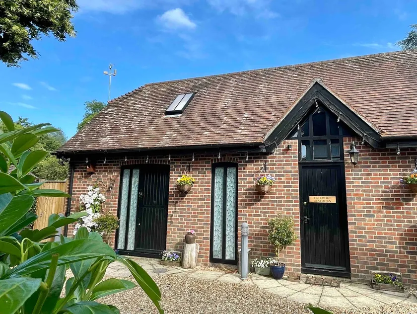 Rural New Forest Cottage - The Lodge at Stocks - Image 1