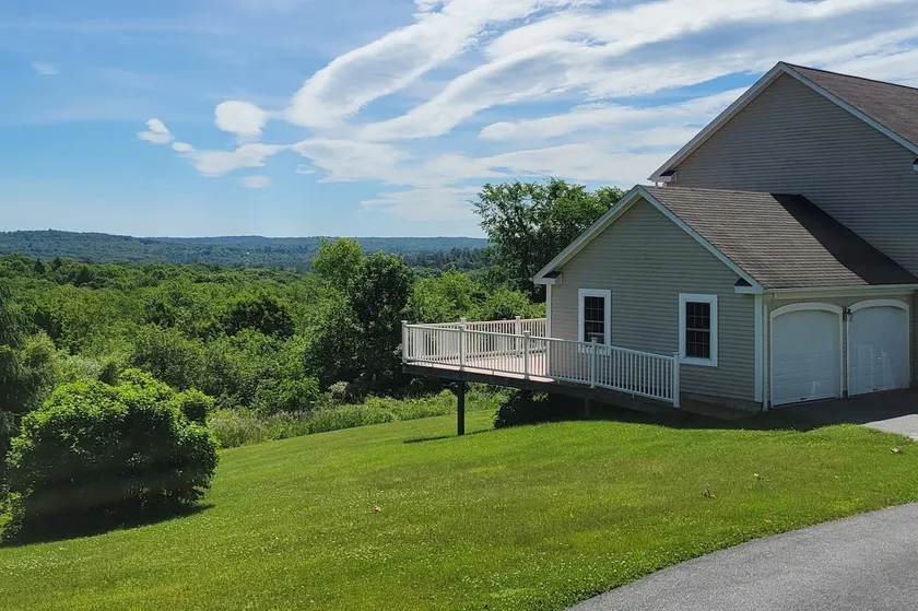 4 Bedroom Home Tucked Away in Litchfield Hills - Image 1