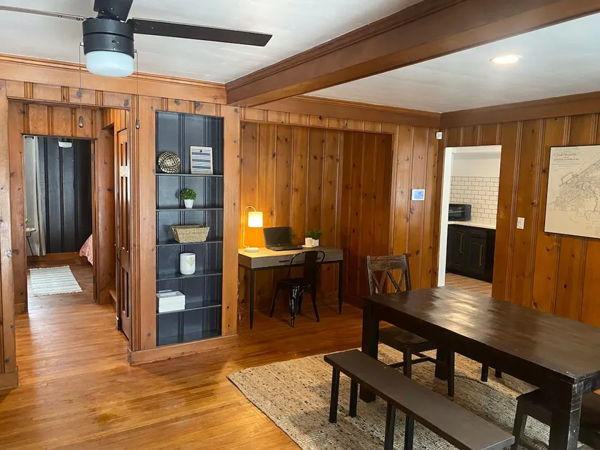 Lake Cottage Mins To Downtown Completely Remodeled - Image 1