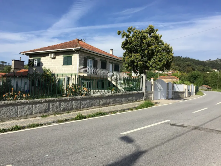 Typical Portuguese house near Porto - Image 1