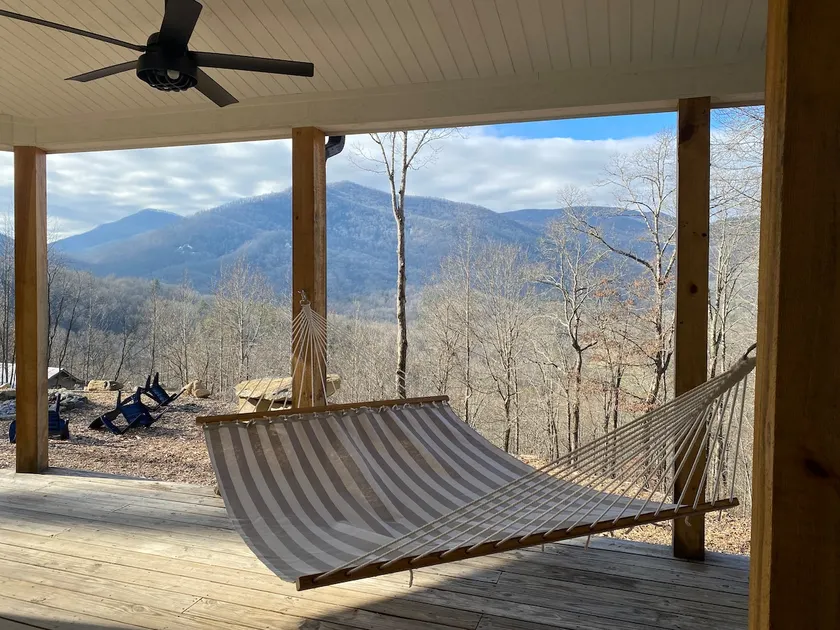 New Modern Cabin with Stunning Mountain View - Image 1
