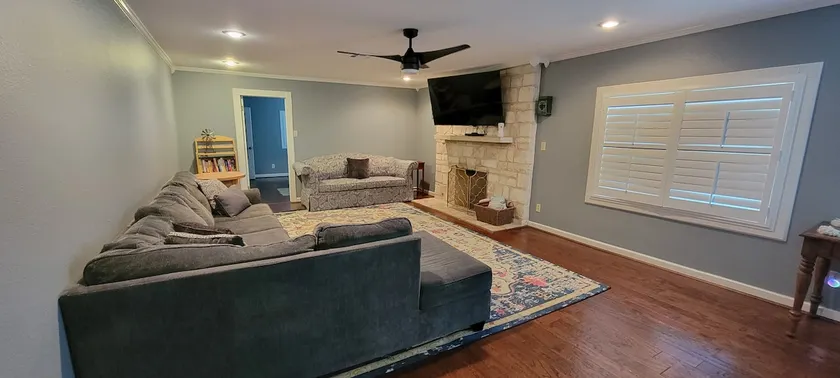 Fredericksburg - Country Living - Image 1