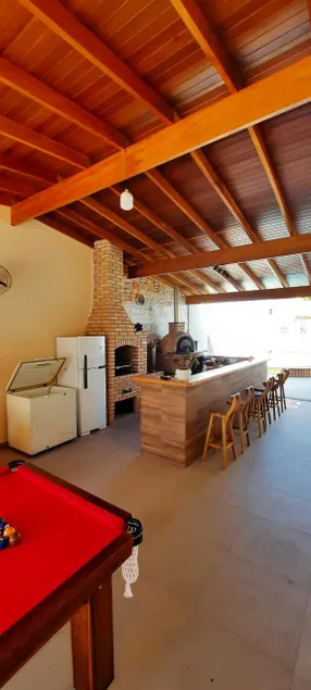 Cozy house with pool, pool table - Image 1
