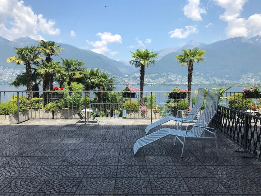 Fantastic lake view and quiet location - Image 1