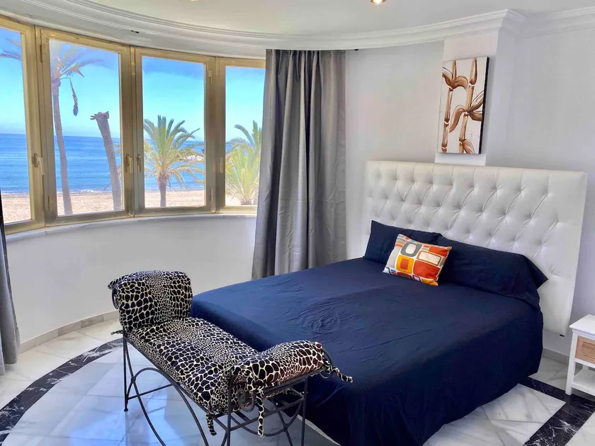 Frontline sea in the center of Puerto Banus.2bedrooms -Garden - Image 1