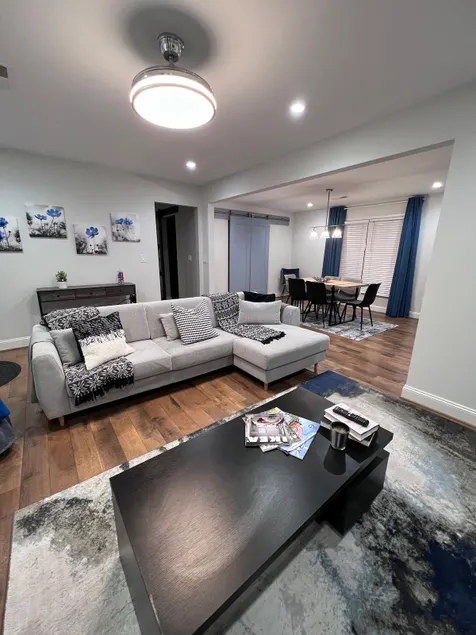 Modern Home - Image 1