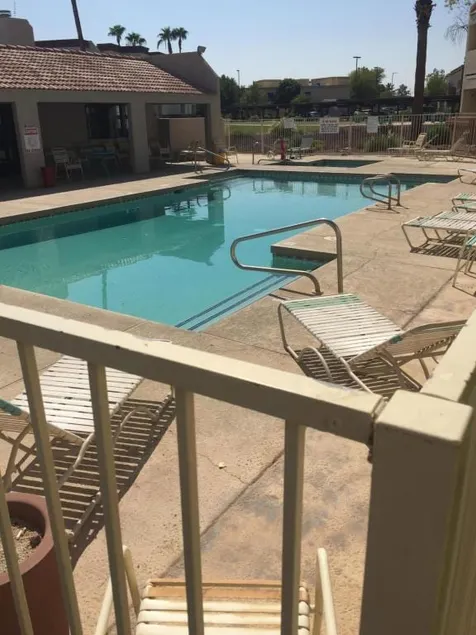 25 minutes from State Farm Stadium. Sleeps 4 - Image 1