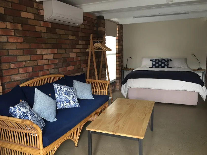 Private access, ensuite, Air Con. - Image 1