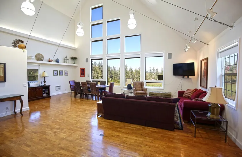 Country Art Studio Turned Guest House - Image 1