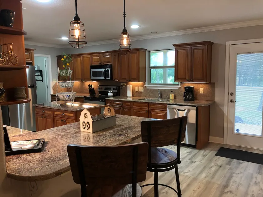 Blanco Hill Country Getaway - Image 1