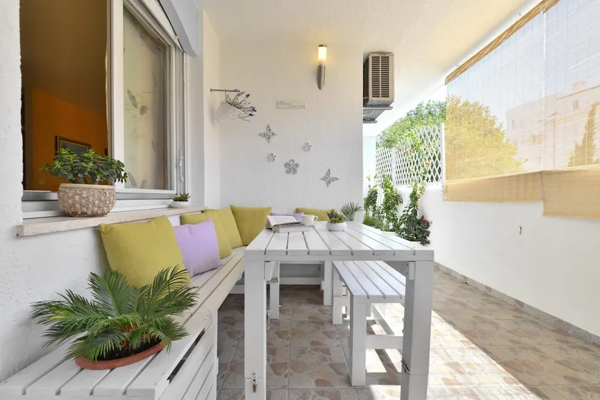 Cozy beach apartment Split - Image 1