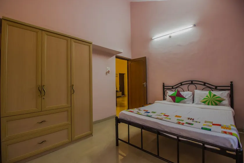 Belleville Guesthouse - Image 1