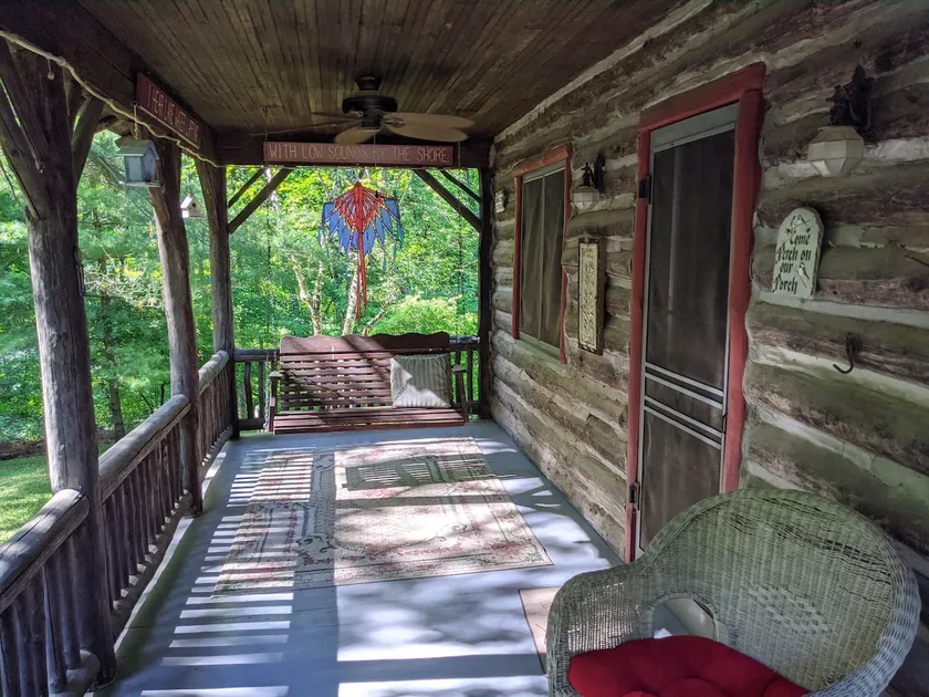 Picturesque cabin close to Long Lake, Waushara Cty - Image 1