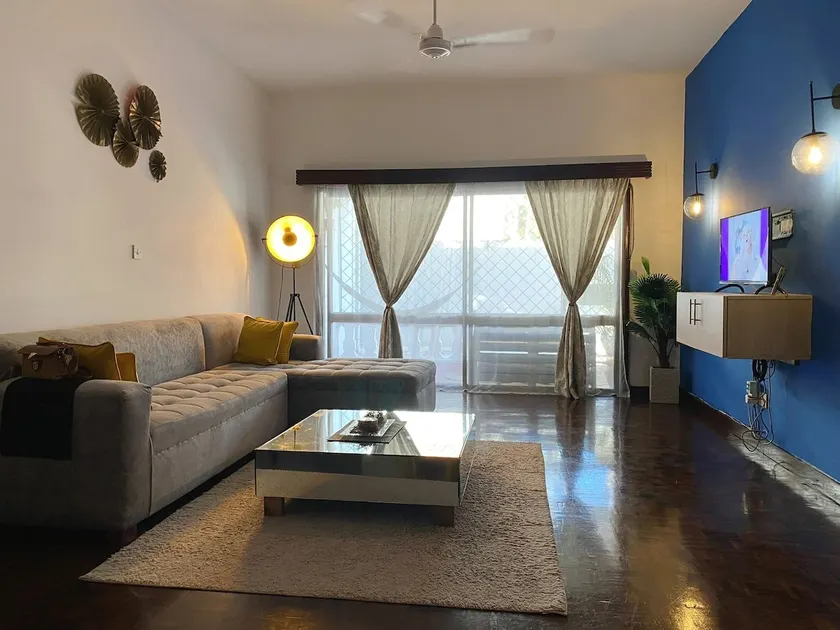 Carel Homes:Stylish 2BR, AC ,5mins walk to beach - Image 1