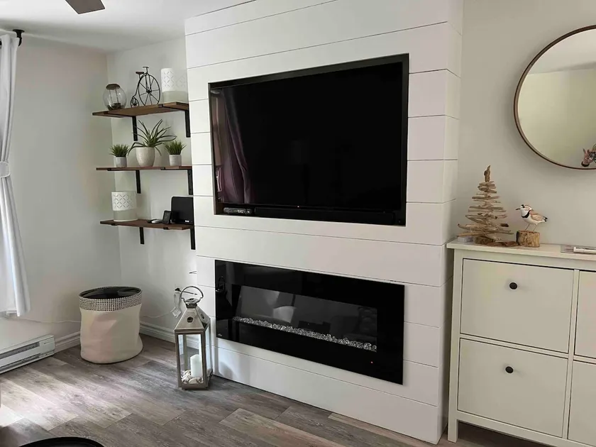 1020 Main St. Sussex, Beehive Inn, Unit 1/2 - Image 1