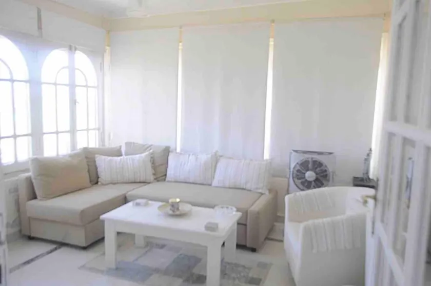 Spacious Beach Vacation House - Image 1