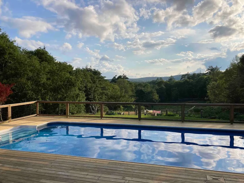 Midcentury retreat at Zulip Farm - Image 1